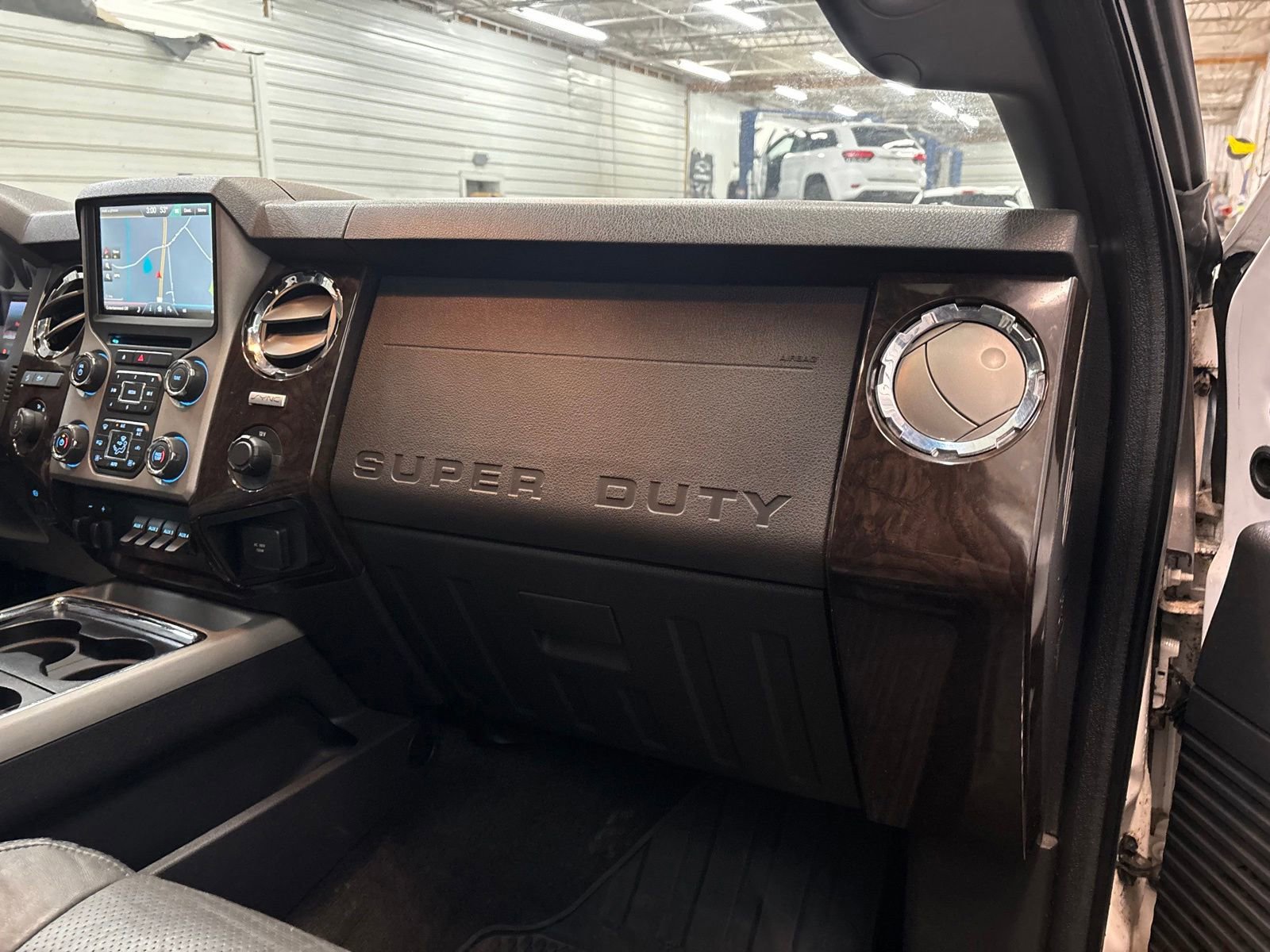 Used 2016 Ford F350 Platinum w/ Platinum Package AWD/4WD image 29