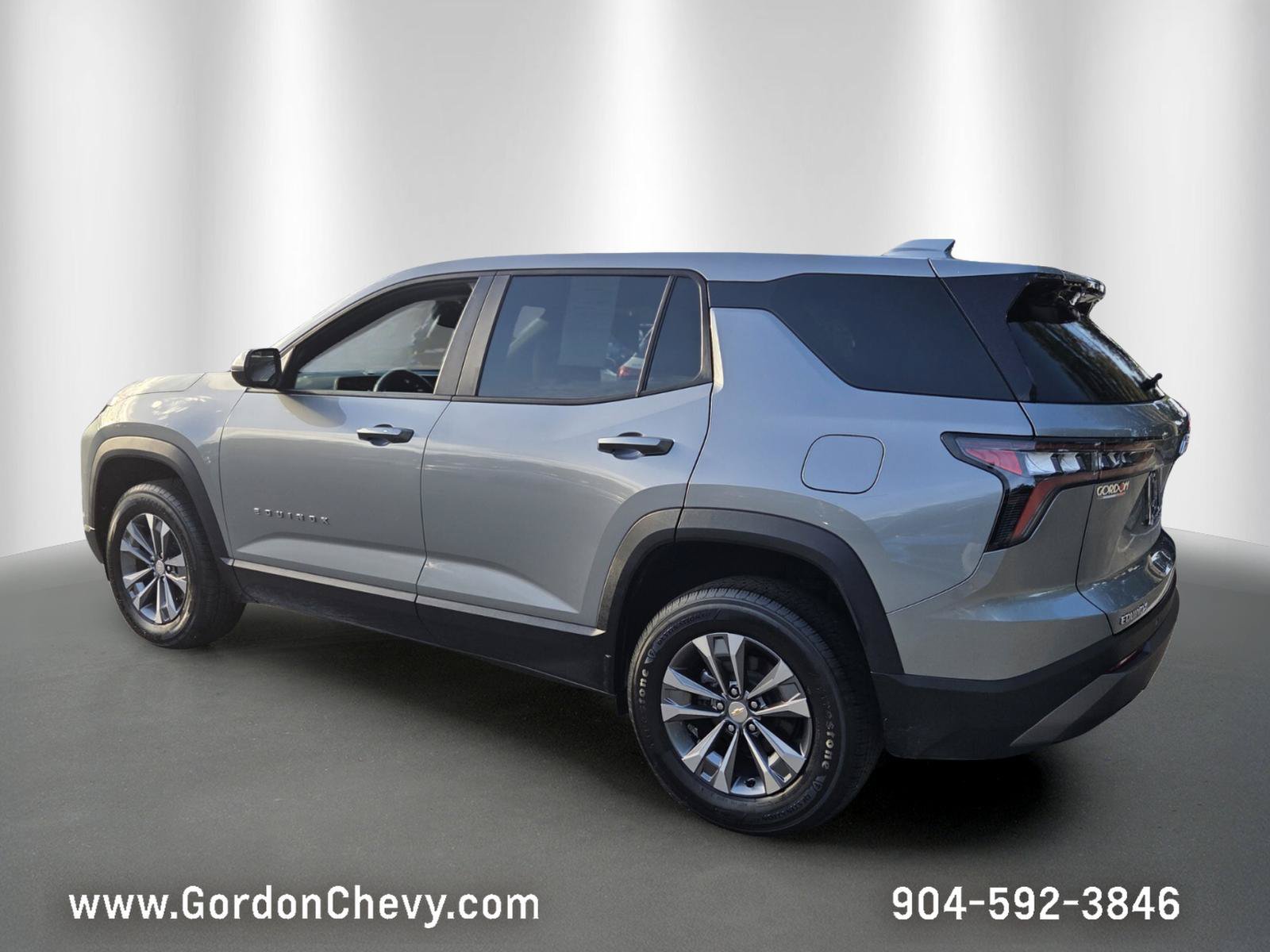 Used 2026 Chevrolet Equinox LT FWD image 3