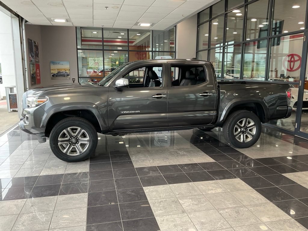 Used 2019 Toyota Tacoma Limited AWD/4WD image 3