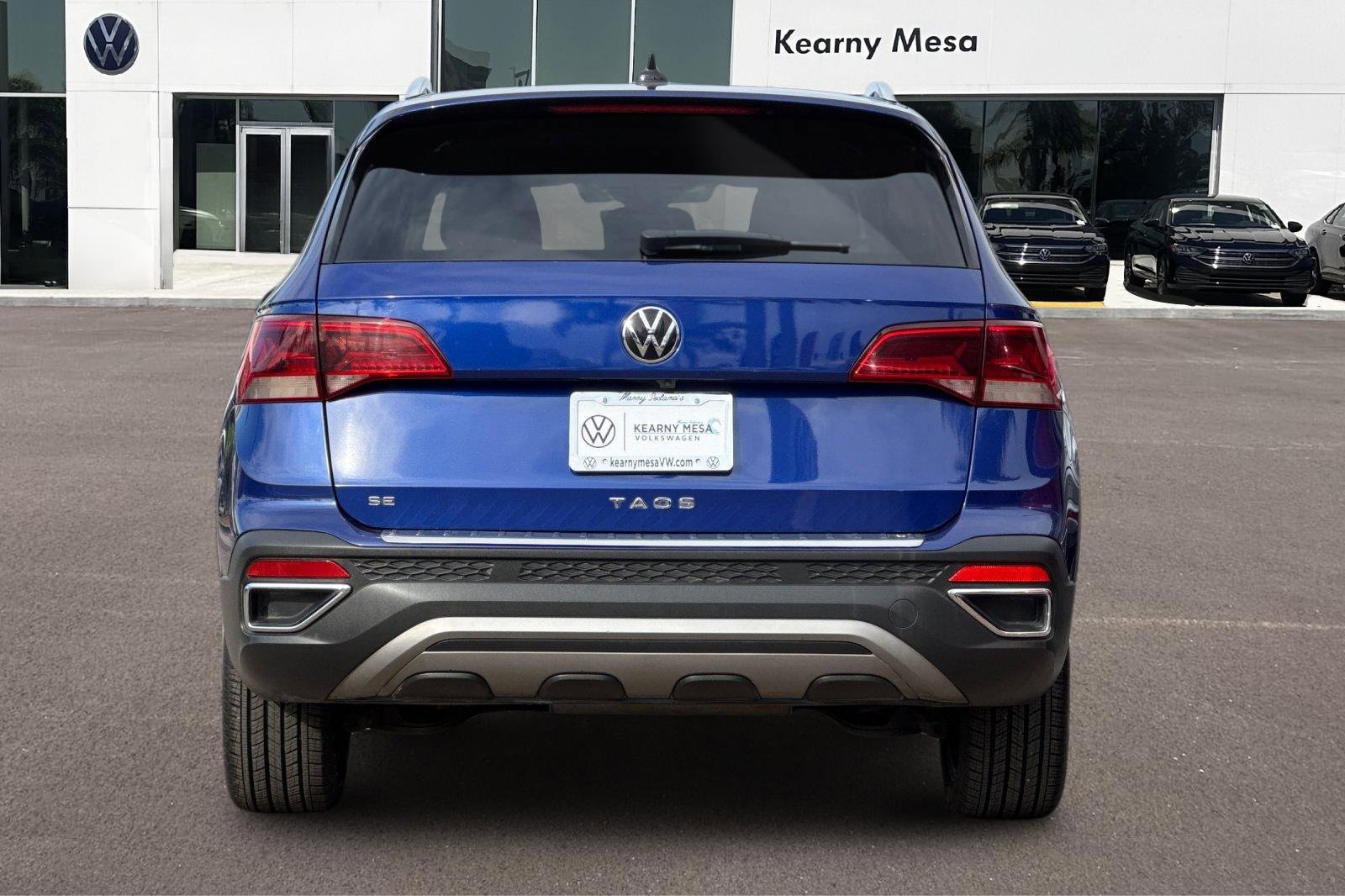 Used 2023 Volkswagen Taos SE w/ Panoramic Sunroof Package image 5
