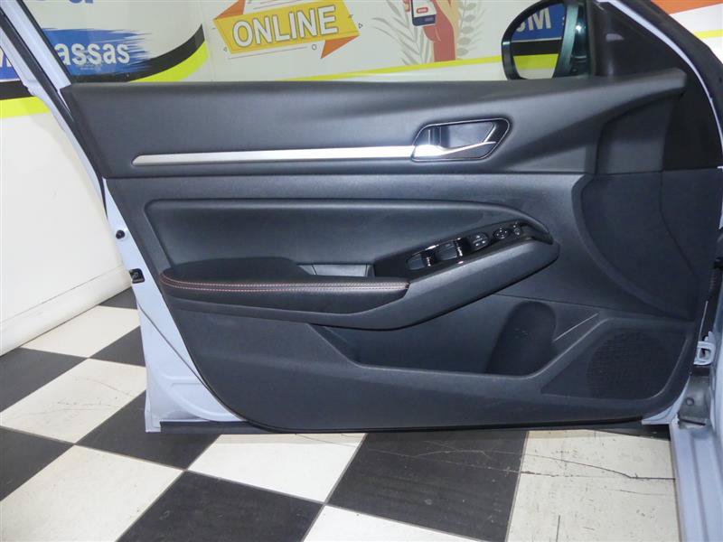 Used 2024 Nissan Altima 2.5 SR FWD image 23