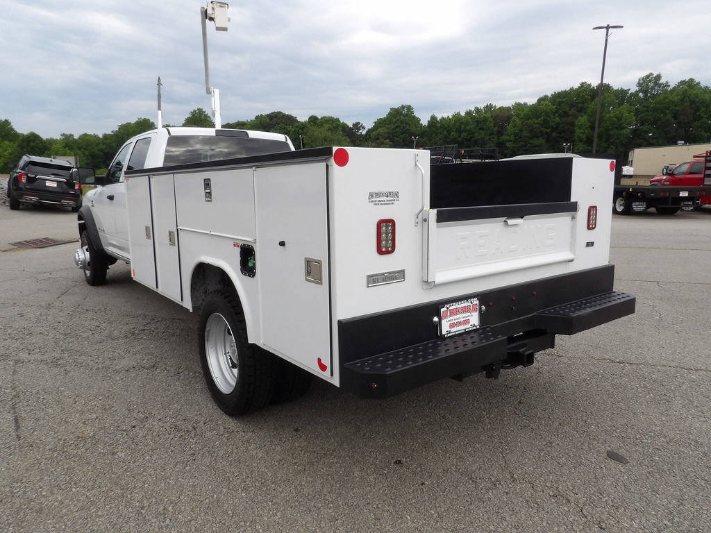 Used 2021 RAM 5500 Tradesman w/ Chrome Appearance Group AWD/4WD image 5