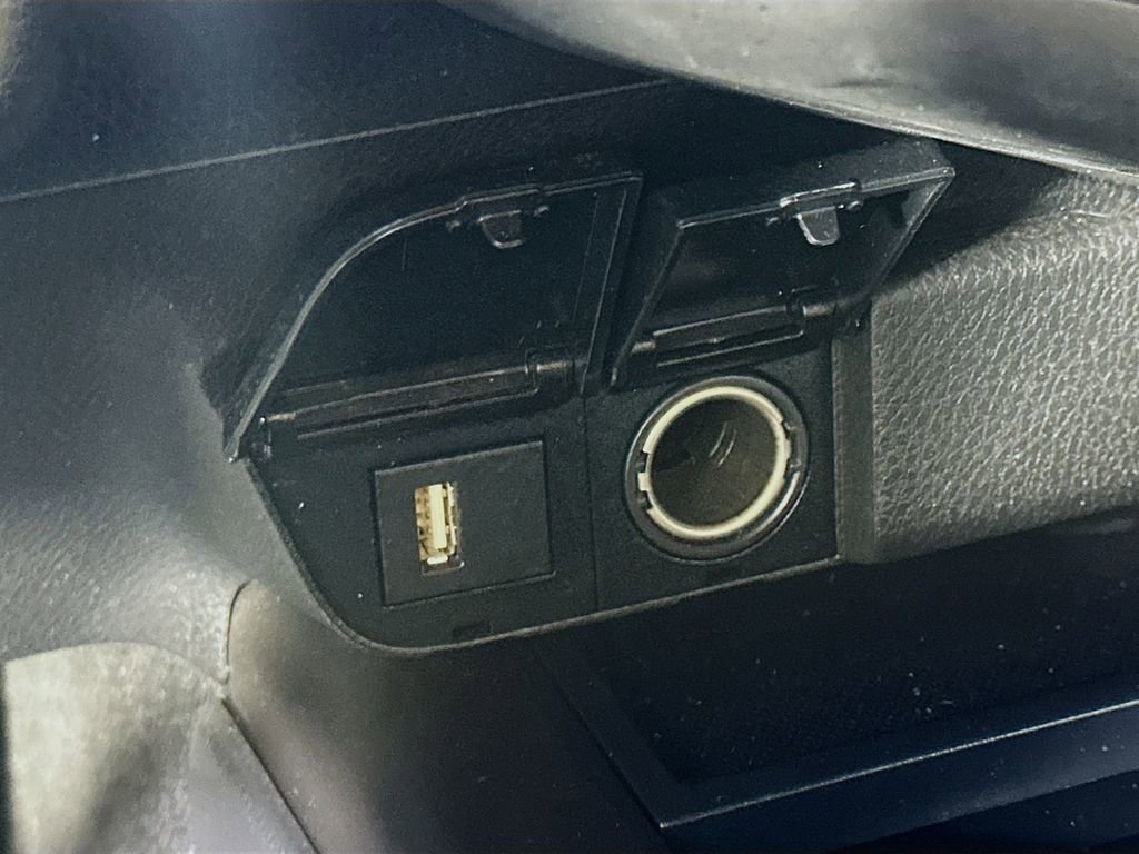 Used 2022 Toyota Camry LE image 30