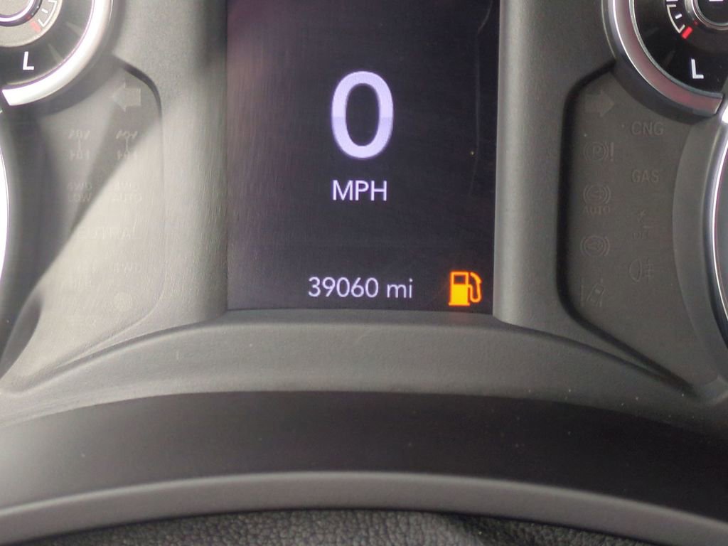 Used 2022 RAM 5500 Tradesman w/ Chrome Appearance Group image 19