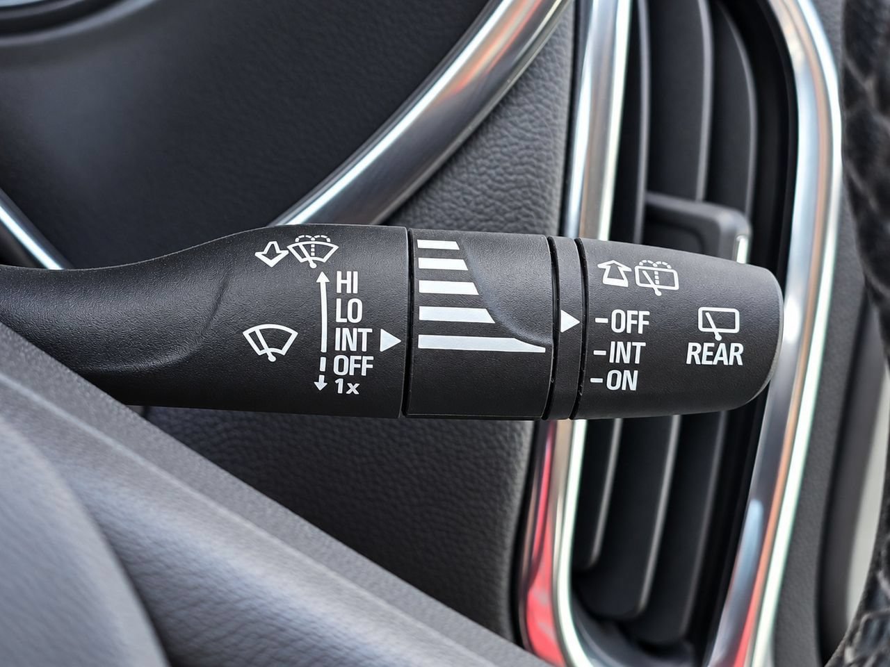 Certified 2024 Chevrolet Equinox LT AWD/4WD image 27
