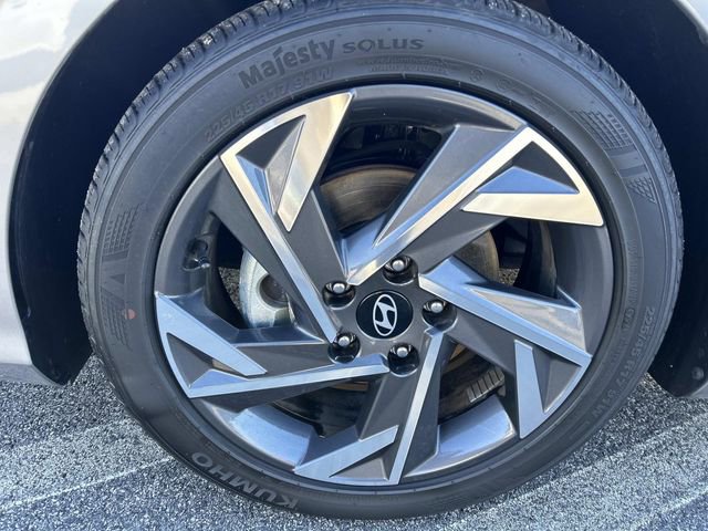 Used 2025 Hyundai Elantra Sport image 9