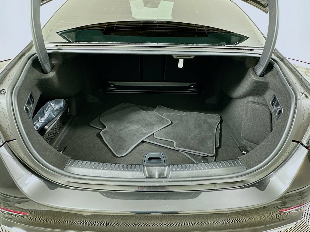 Used 2025 Mercedes-Benz E 350 Sedan image 27