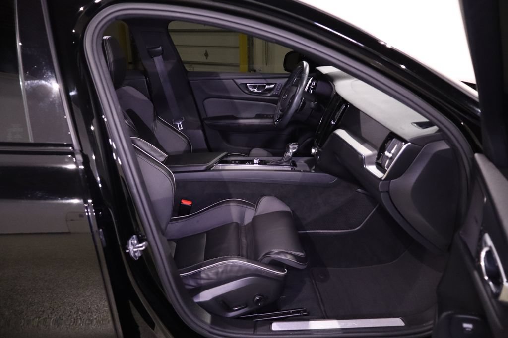 Used 2020 Volvo S60 T5 Momentum FWD image 33