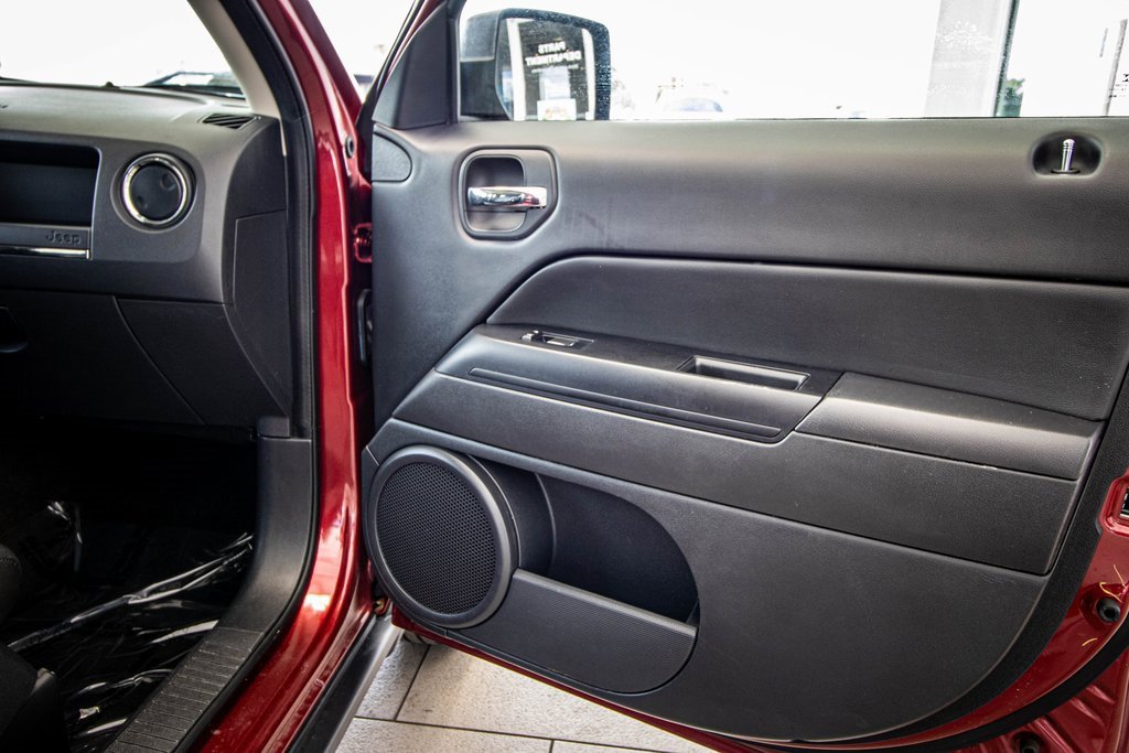 Used 2017 Jeep Patriot Latitude image 33