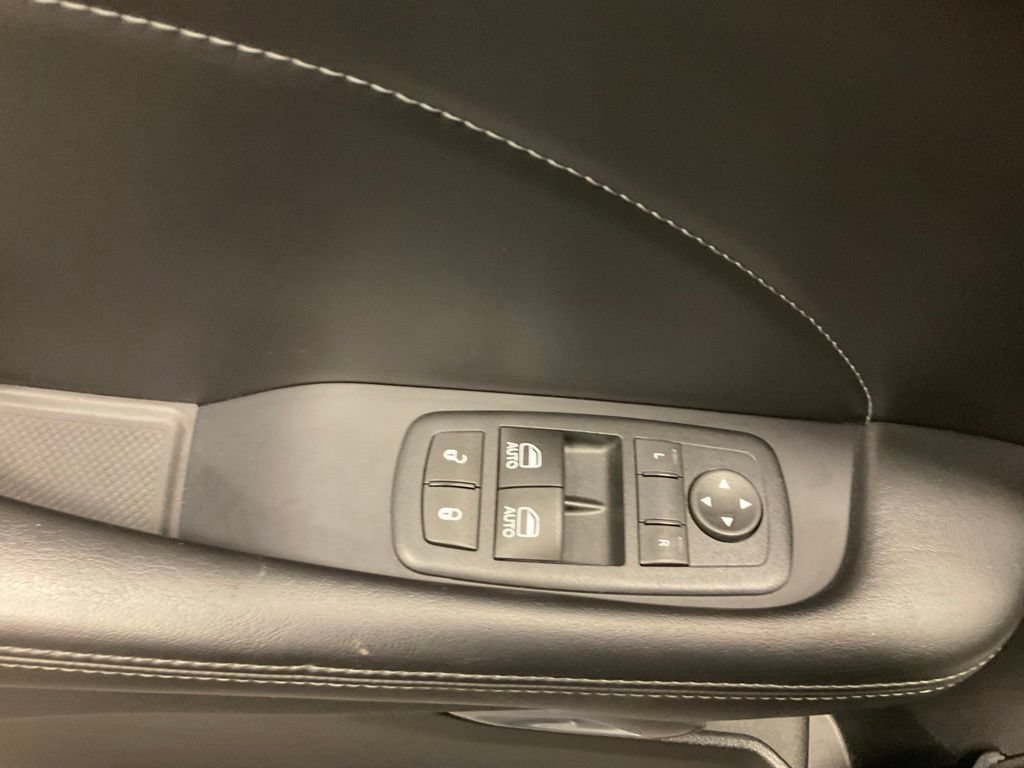 Used 2016 Dodge Challenger R/T Scat Pack w/ Leather Interior Group RWD image 15