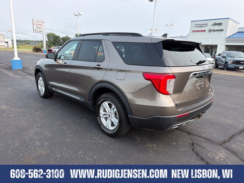 Used 2021 Ford Explorer XLT w/ Equipment Group 202A AWD/4WD image 3