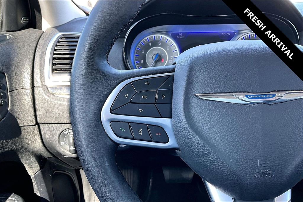 Used 2023 Chrysler 300 Touring L w/ Comfort Group image 11