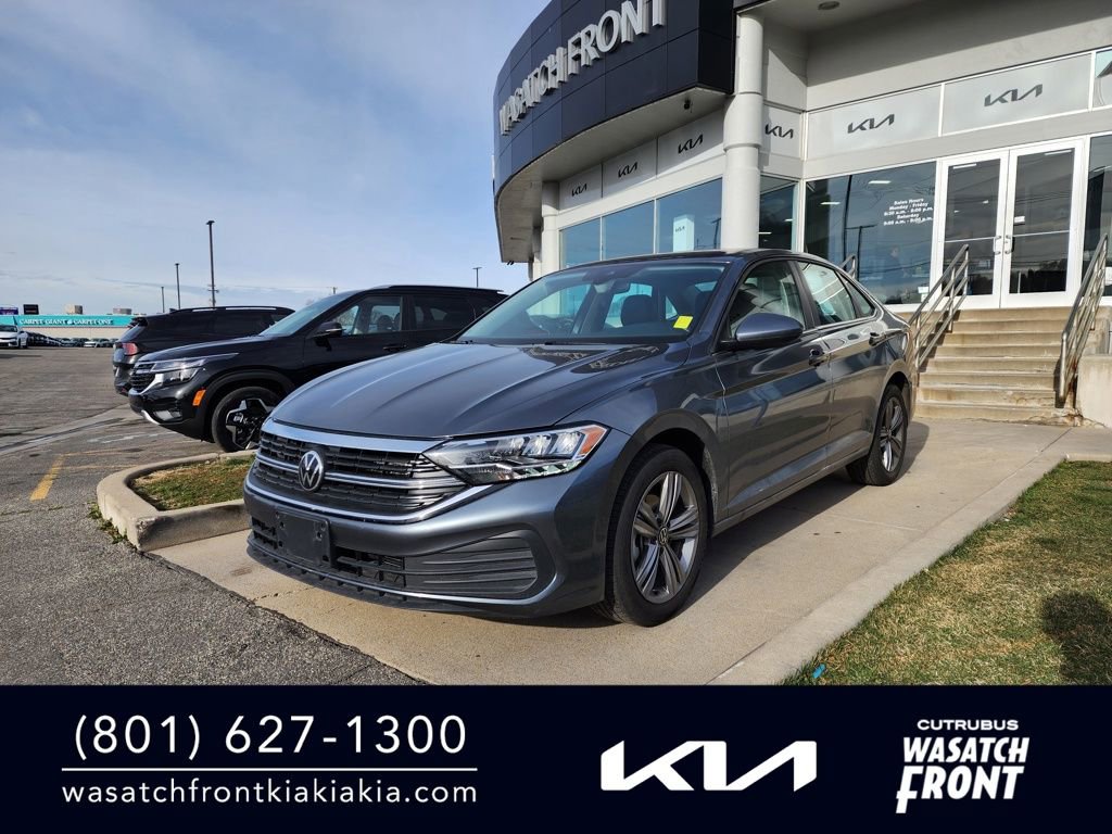 Used 2024 Volkswagen Jetta SE image 1