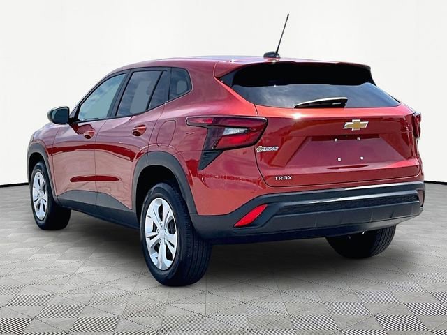 Used 2024 Chevrolet Trax LS FWD image 4