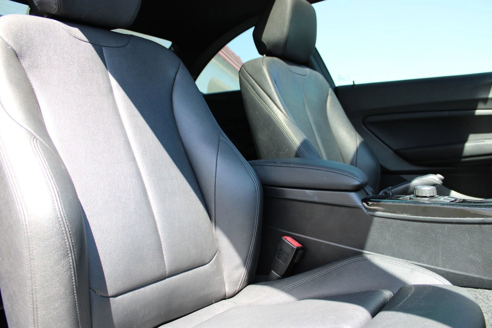 Used 2019 BMW 230i Coupe w/ Convenience Package RWD image 13