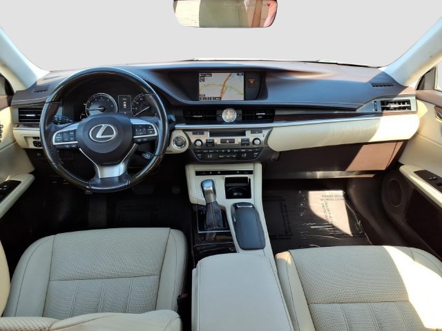 Used 2016 Lexus ES 350 w/ Luxury Package w/Wood Trim FWD image 33