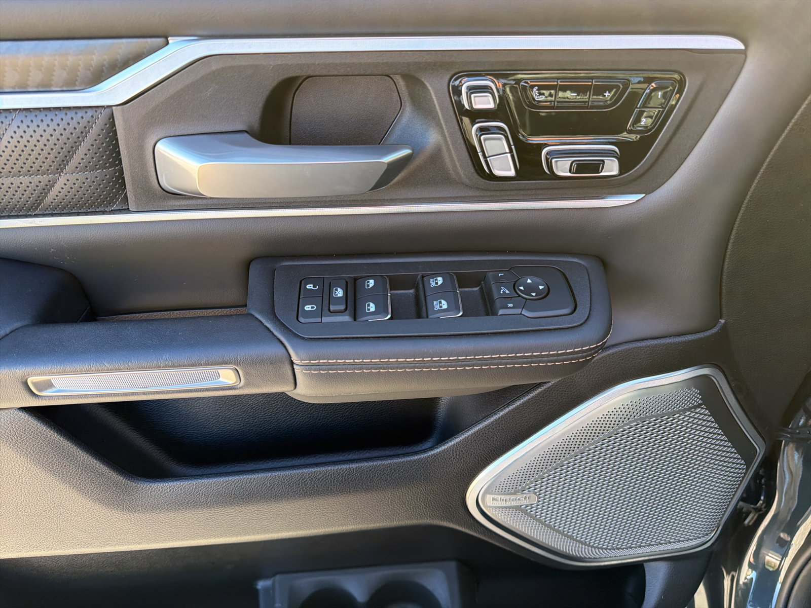 Used 2026 RAM 1500 Tungsten AWD/4WD image 18