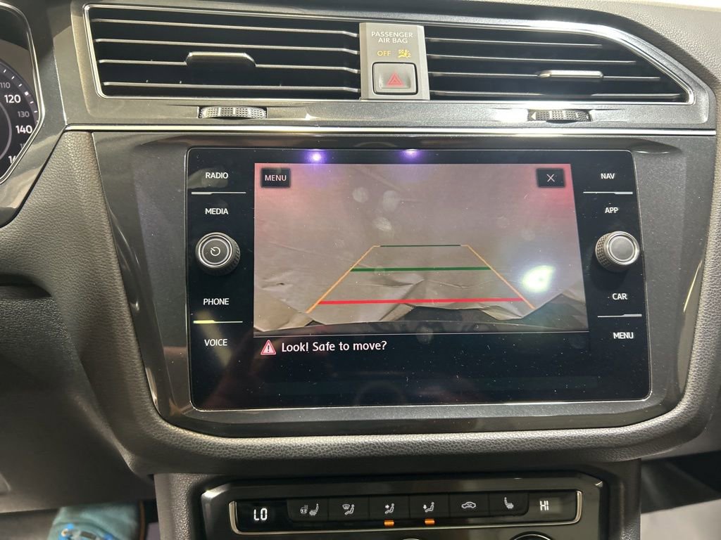 Used 2019 Volkswagen Tiguan SEL Premium w/ 3rd Row Seat Package image 29