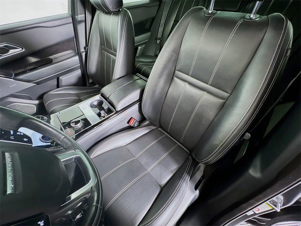 Used 2019 Land Rover Range Rover Velar R-Dynamic SE image 22