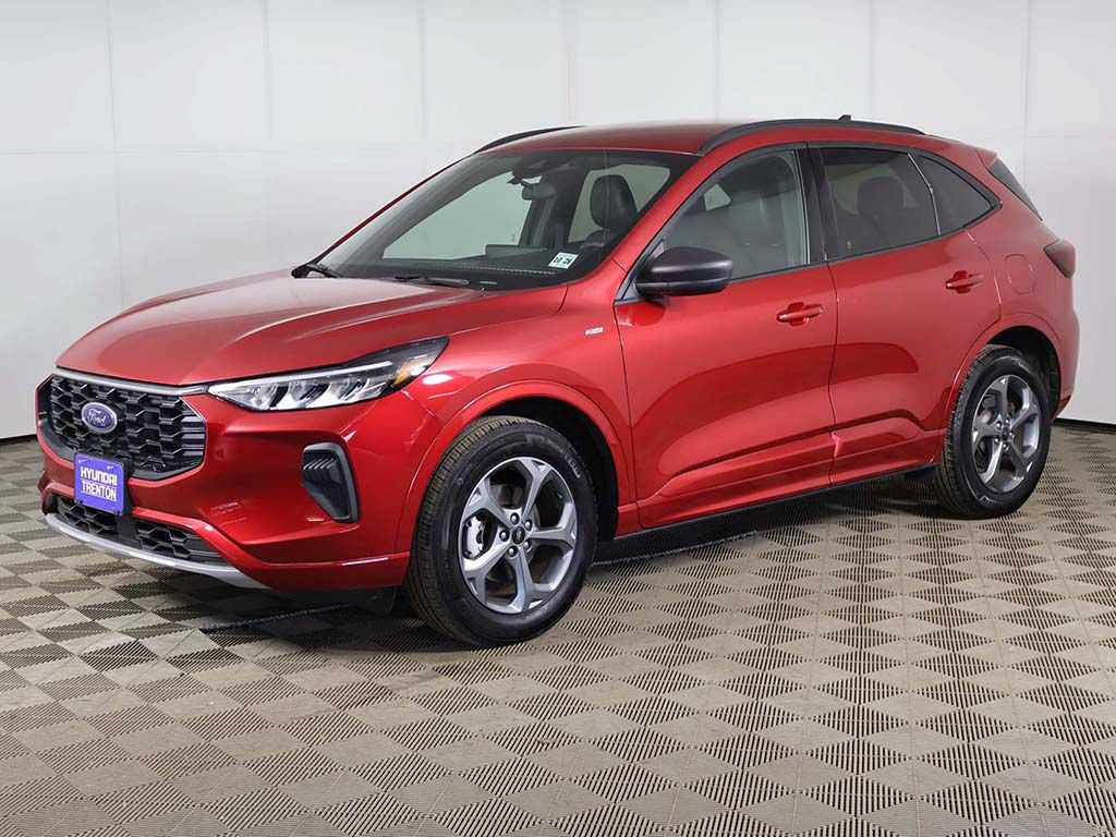 Used 2023 Ford Escape ST-Line w/ Tech Pack #1 AWD/4WD image 9