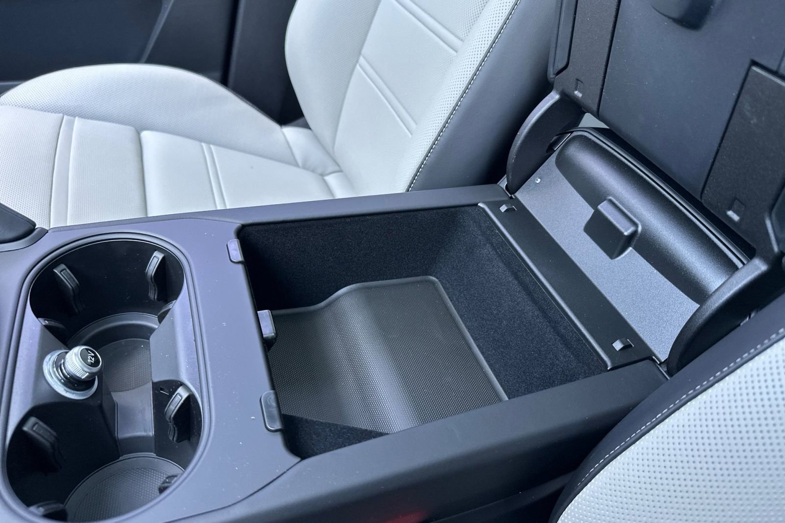 New 2025 Porsche Cayenne Coupe image 27