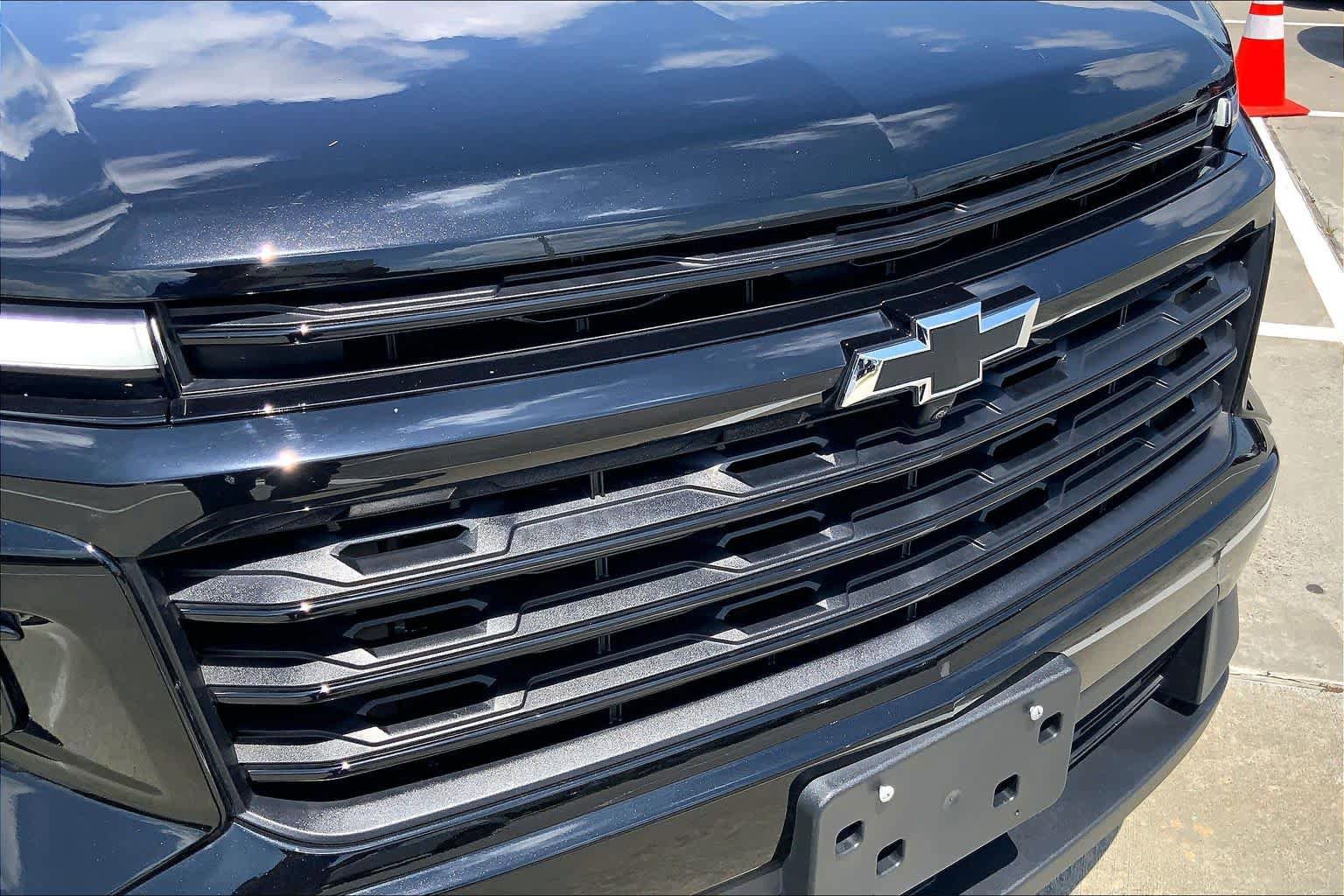 Used 2025 Chevrolet Traverse LT w/ Midnight/Sport Edition FWD image 29