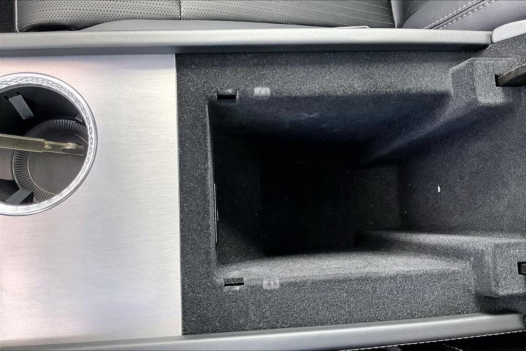 Certified 2026 Cadillac Vistiq Premium Luxury w/ LPO, Floor Liner Package AWD/4WD image 16