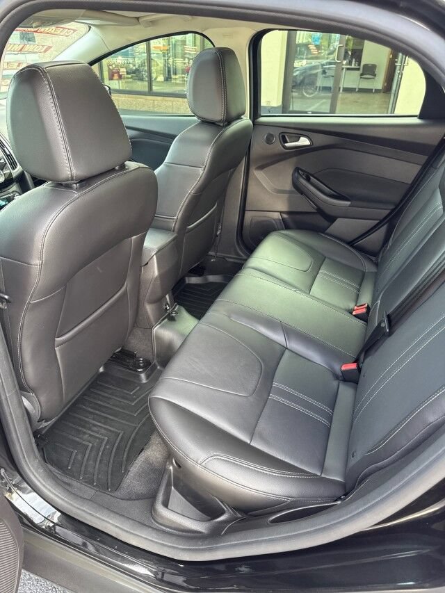 Used 2014 Ford Focus Titanium FWD image 12