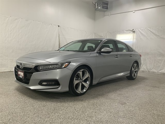 Used 2019 Honda Accord Touring image 2