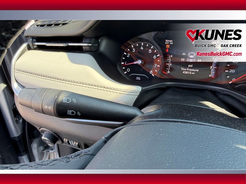 Used 2025 Jeep Compass Limited image 11