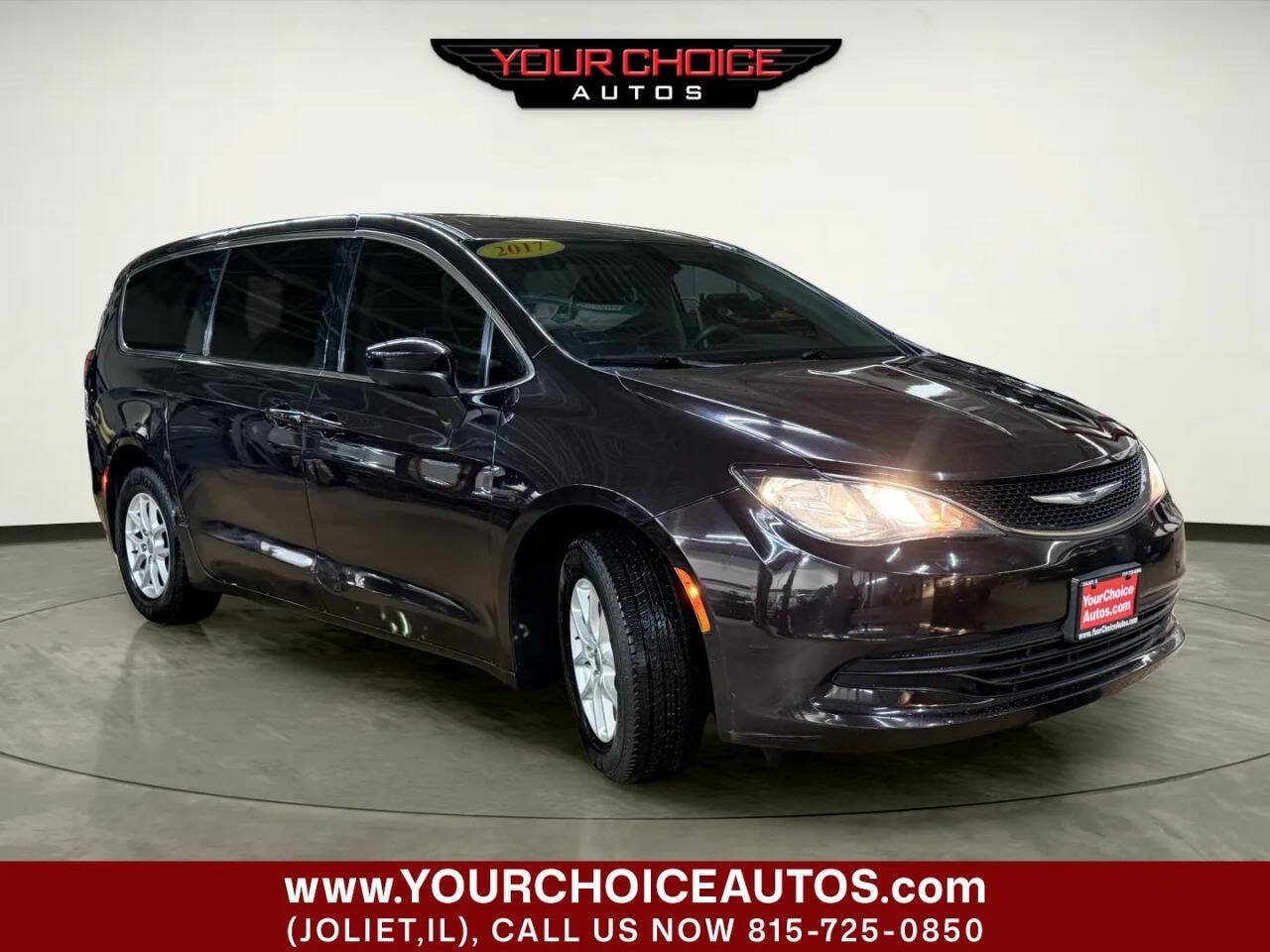 Used 2017 Chrysler Pacifica Touring FWD image 9