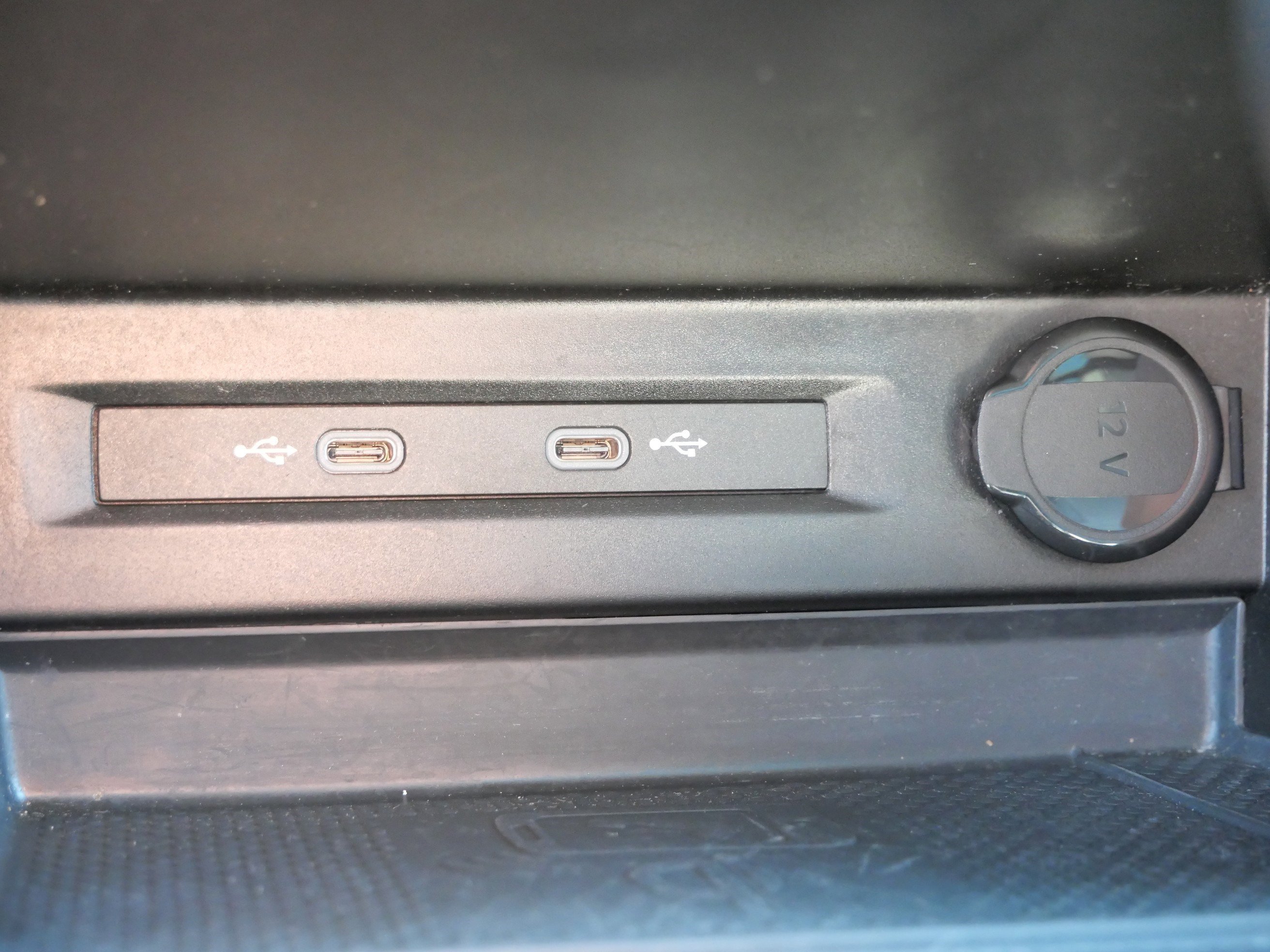 Certified 2023 Volkswagen Tiguan SE R-Line image 30