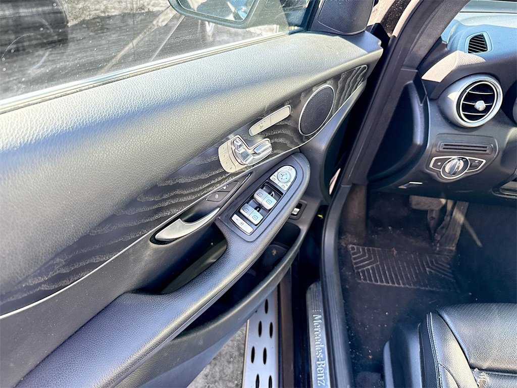 Used 2017 Mercedes-Benz GLC 300 w/ Premium 1 Package image 7