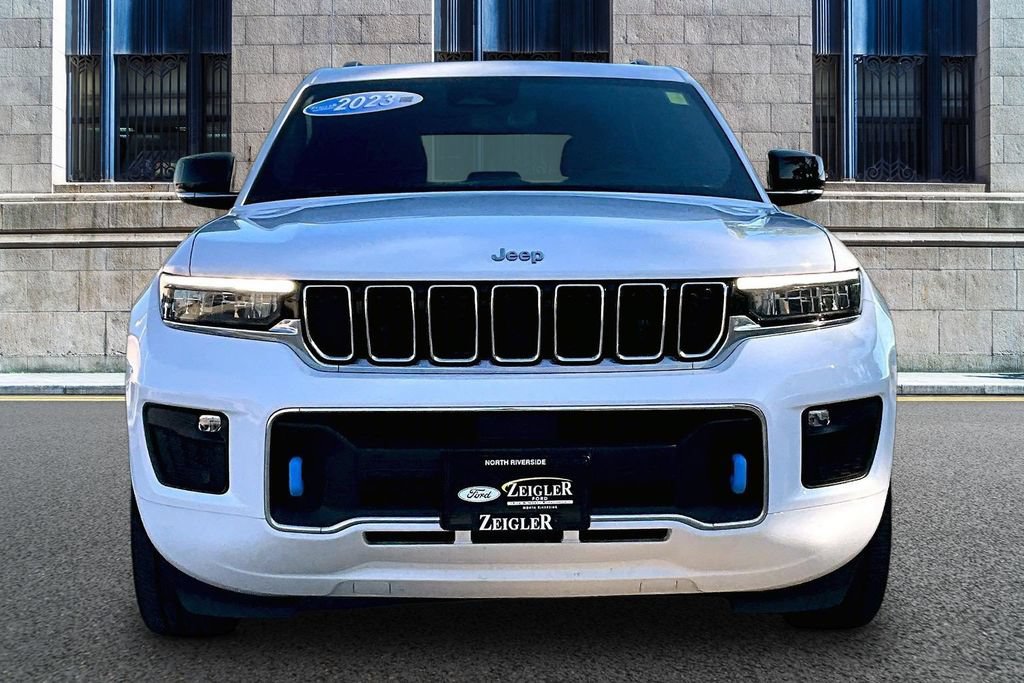 Used 2023 Jeep Grand Cherokee Overland w/ Luxury Tech Group IV AWD/4WD image 3