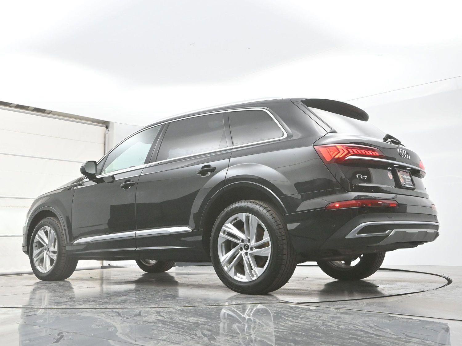 Used 2022 Audi Q7 3.0T Prestige AWD/4WD image 32