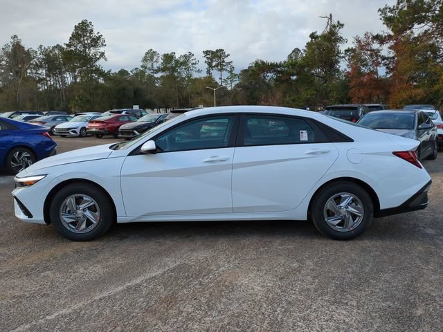 New 2026 Hyundai Elantra SE FWD image 8