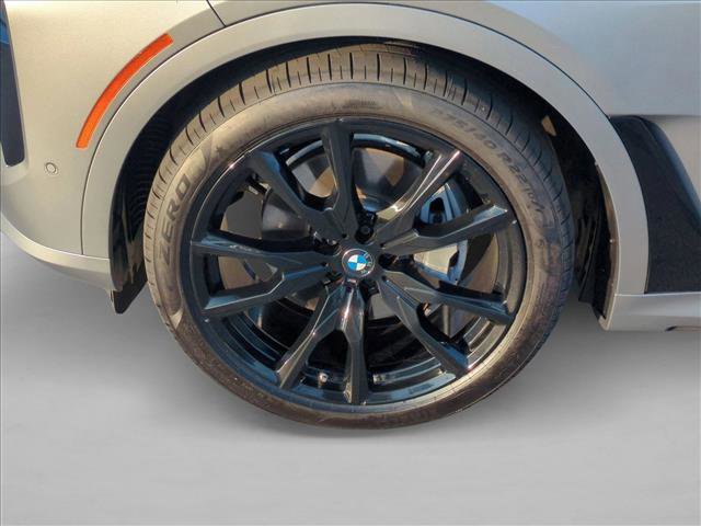 Used 2023 BMW X7 xDrive40i w/ M Sport Package AWD/4WD image 27