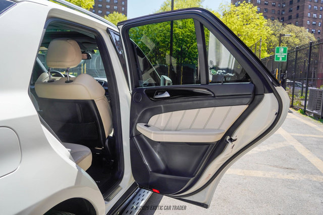 Used 2015 Mercedes-Benz ML 63 AMG 4MATIC image 23