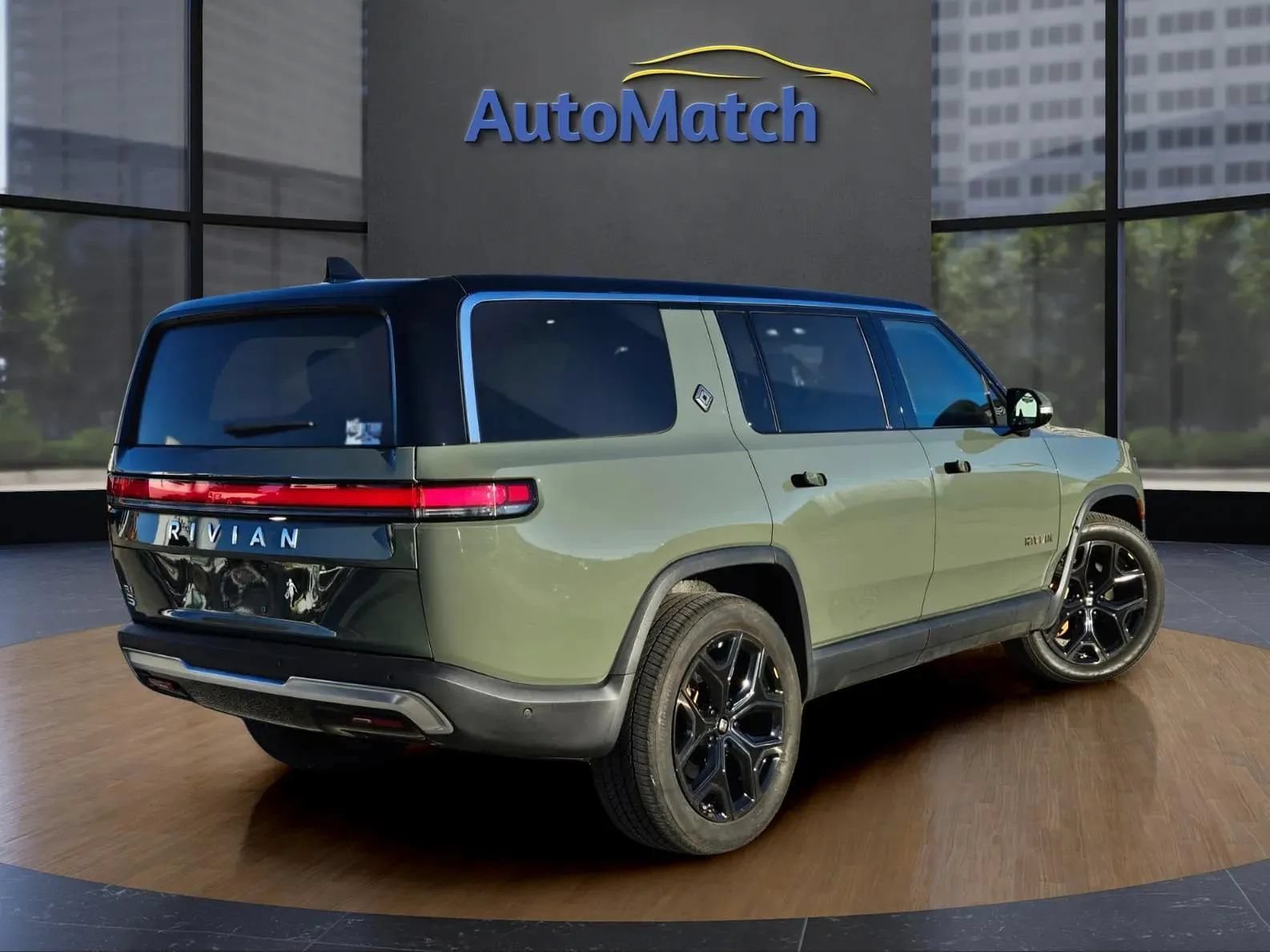 Used 2023 Rivian R1S Launch Edition AWD/4WD image 10