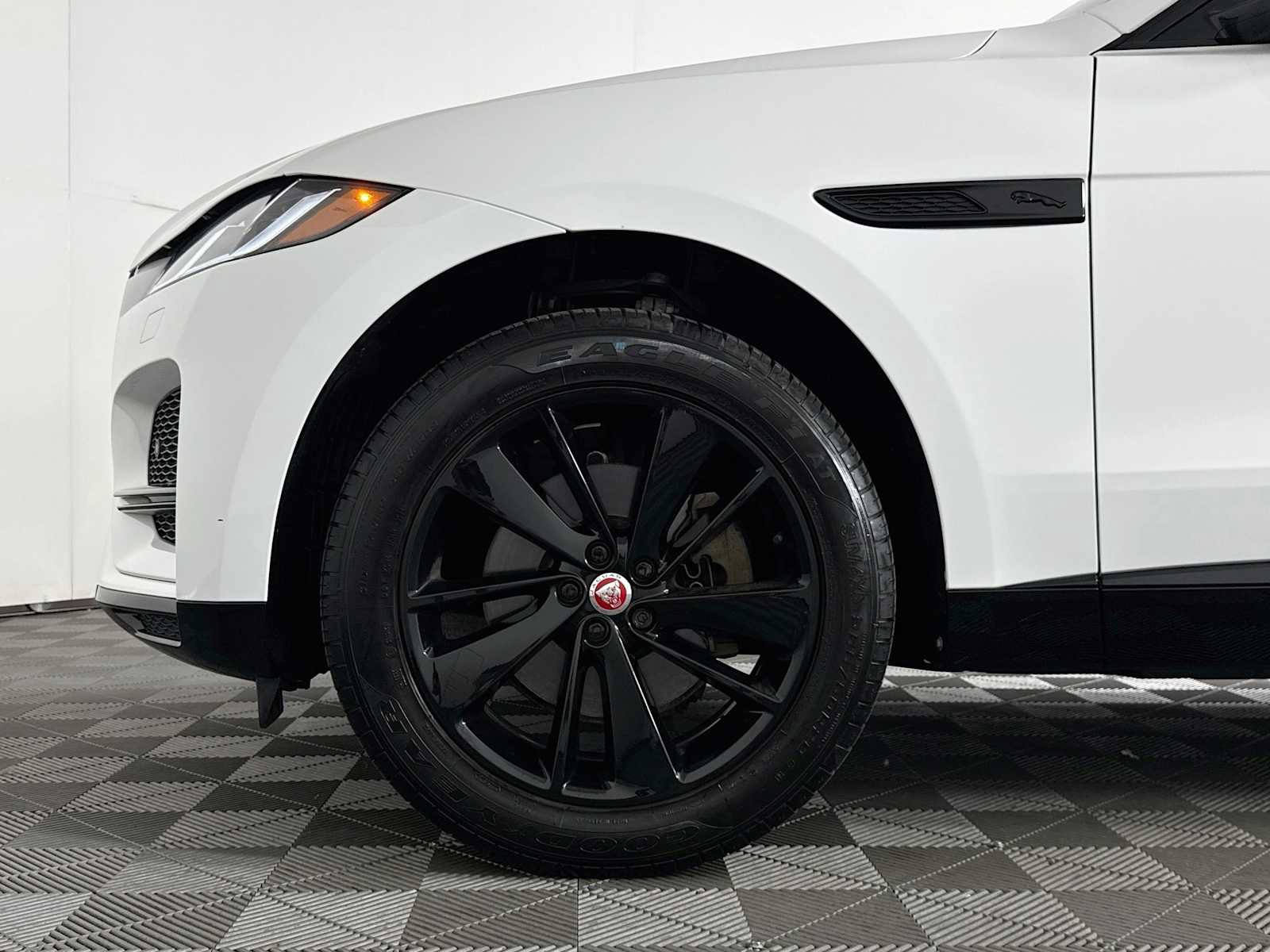 Used 2023 Jaguar F-PACE S AWD/4WD image 28