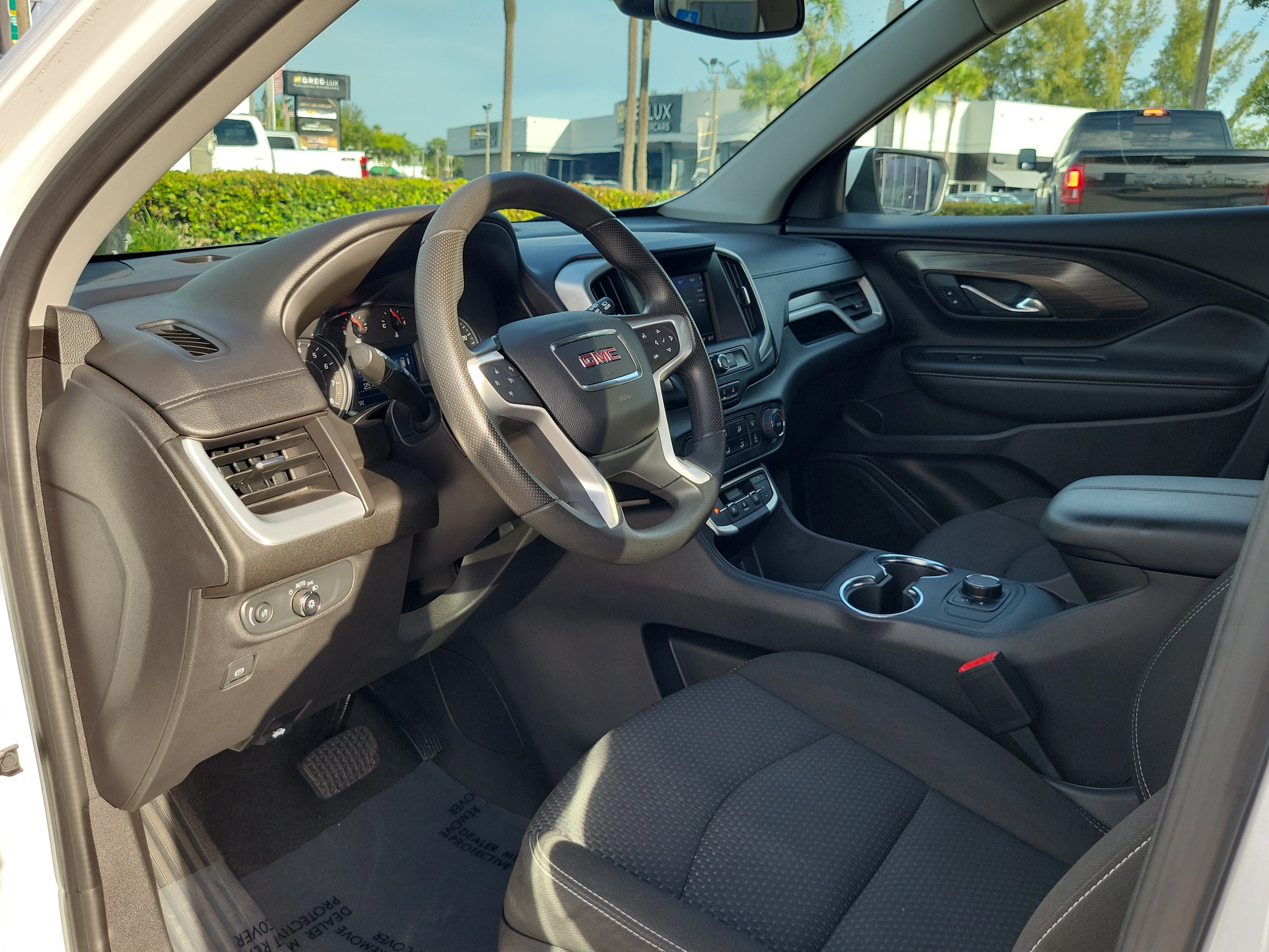 Used 2024 GMC Terrain SLE FWD image 9