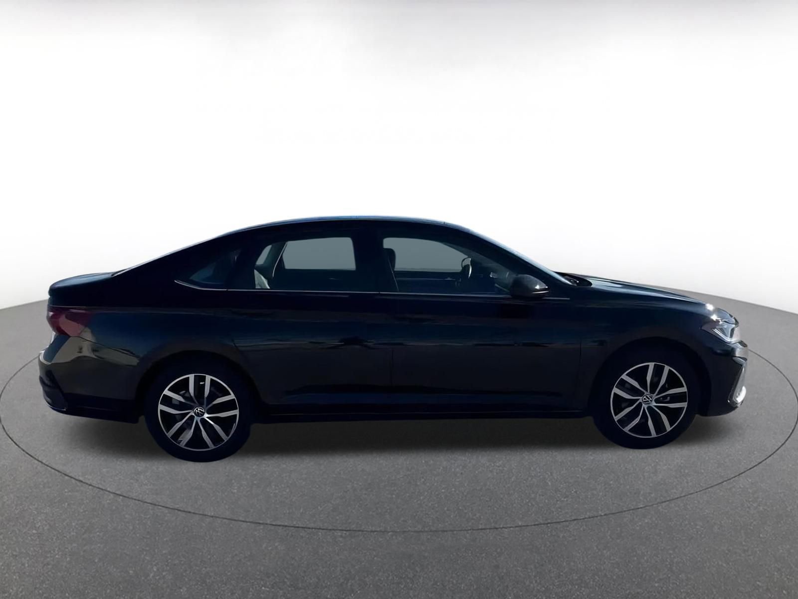 Used 2025 Volkswagen Jetta SE image 16