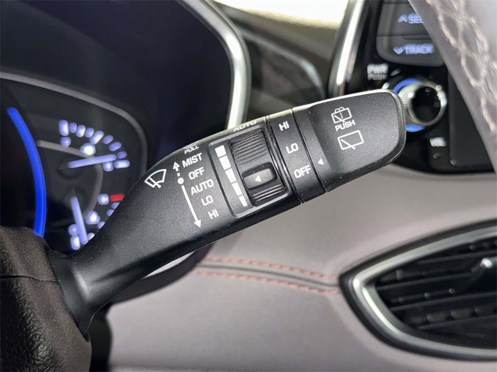 Used 2020 Hyundai Santa Fe Limited image 32