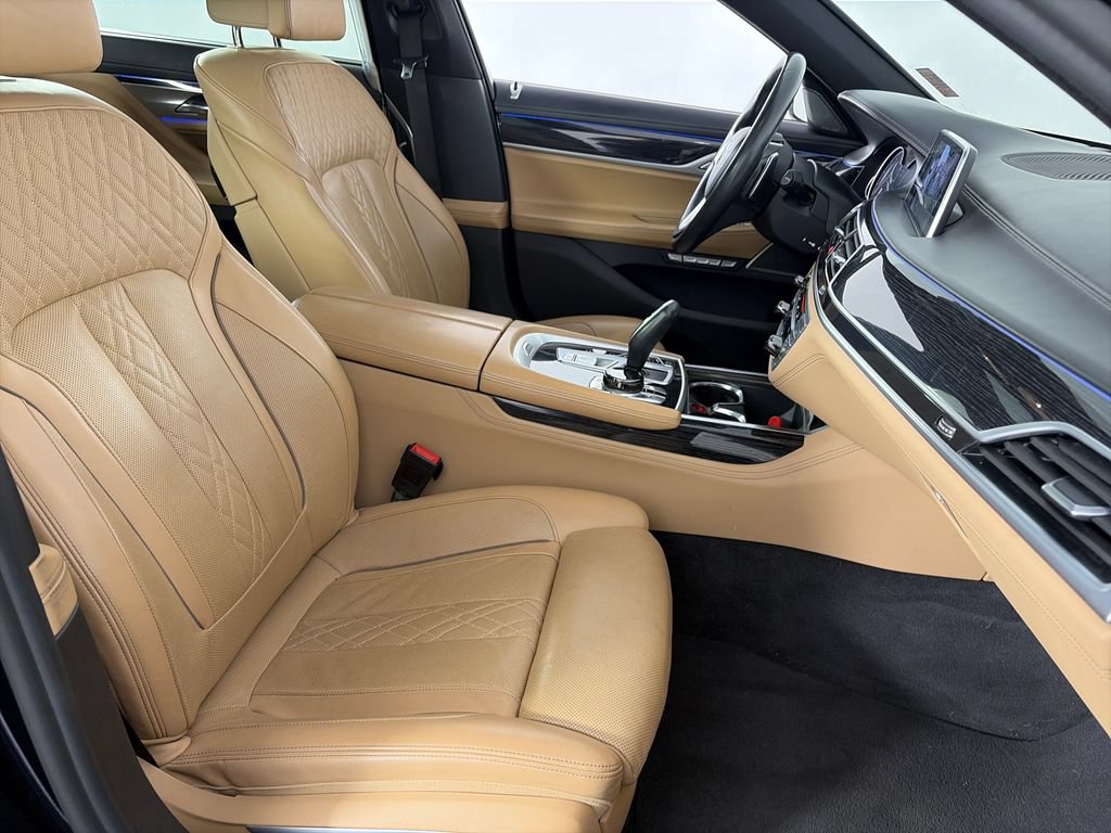 Used 2017 BMW 750i xDrive AWD/4WD image 32