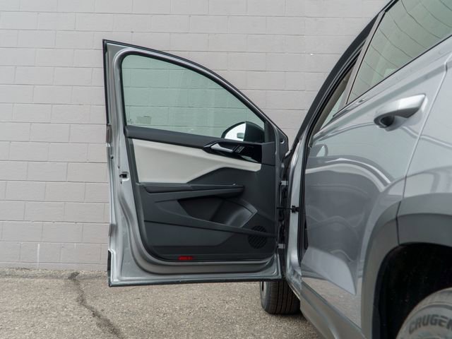 Used 2025 Volkswagen Taos S AWD/4WD image 15