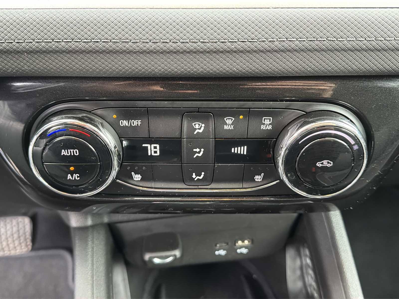 Used 2025 Chevrolet TrailBlazer LT w/ Convenience Package image 17