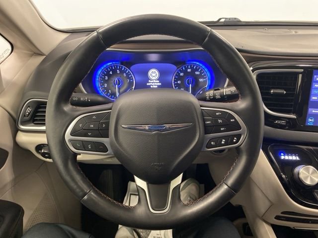Used 2018 Chrysler Pacifica Touring-L Plus w/ Advanced Safetytec Group image 17