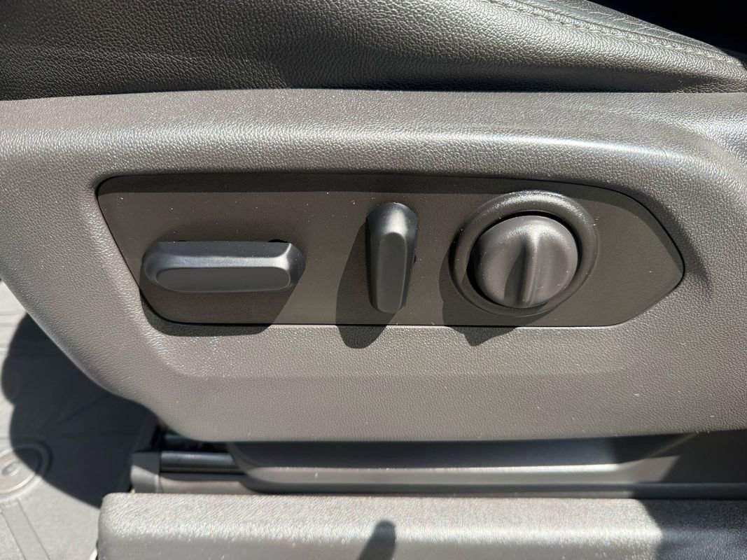 Used 2019 Chevrolet Silverado 1500 LTZ w/ LTZ Plus Package AWD/4WD image 19