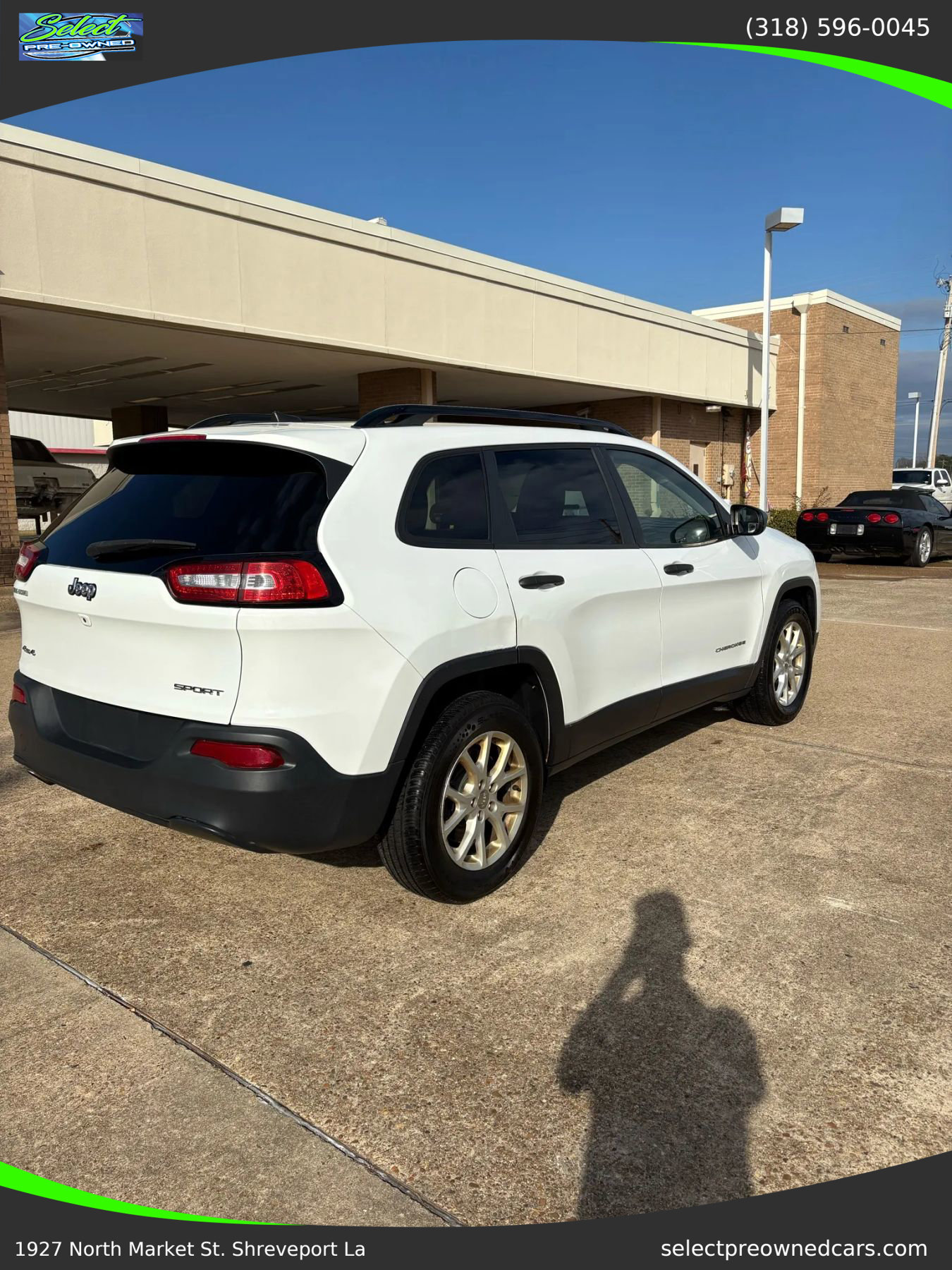 Used 2017 Jeep Cherokee Sport w/ Cold Weather Group image 4