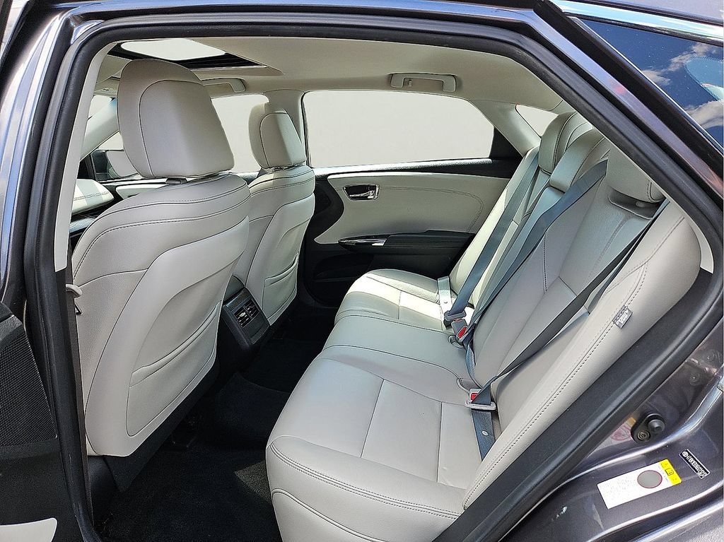 Used 2016 Toyota Avalon XLE Premium FWD image 8